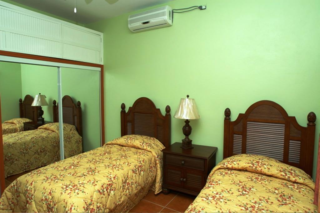 Ocean Terrace Condominiums The Valley Rum bild